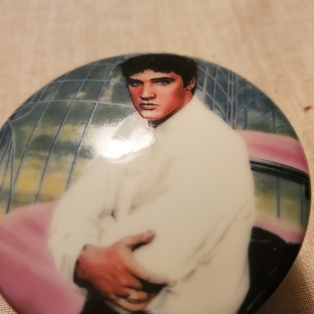 Ardleigh Elliott Elvis Presley music box